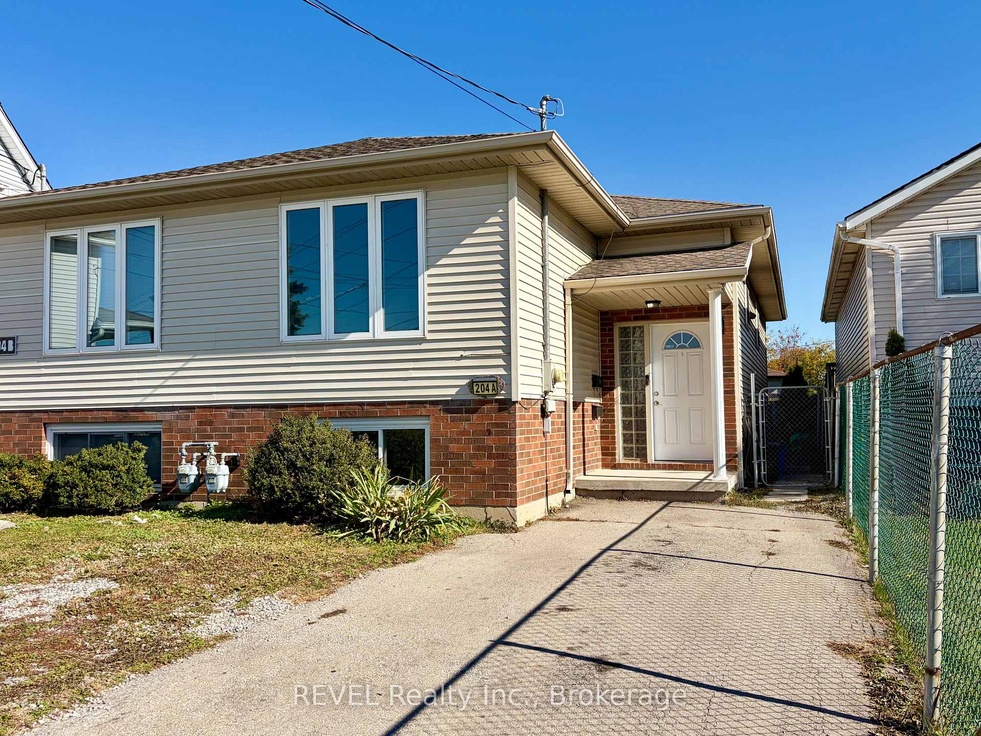 Photo of Unit A, 204 Oakdale Avenue