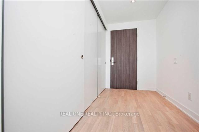 Photo 3 of Unit 2006, 185 Roehampton Avenue, Toronto, Mount Pleasant West — HOMEH