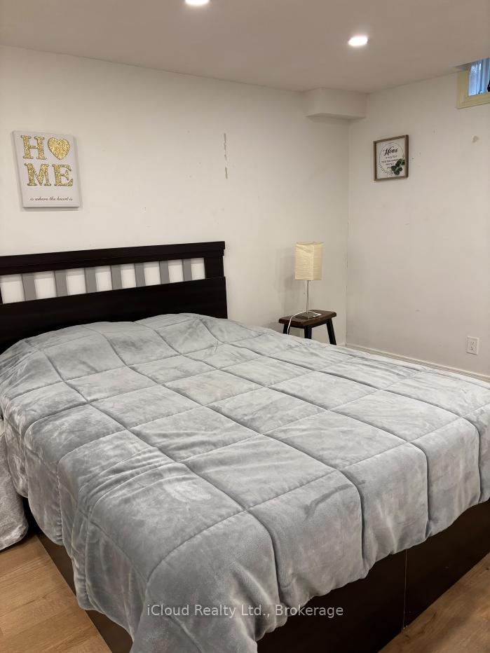 Photo 2 of 12 Scribner Court, Brampton, Heart Lake — HOMEH