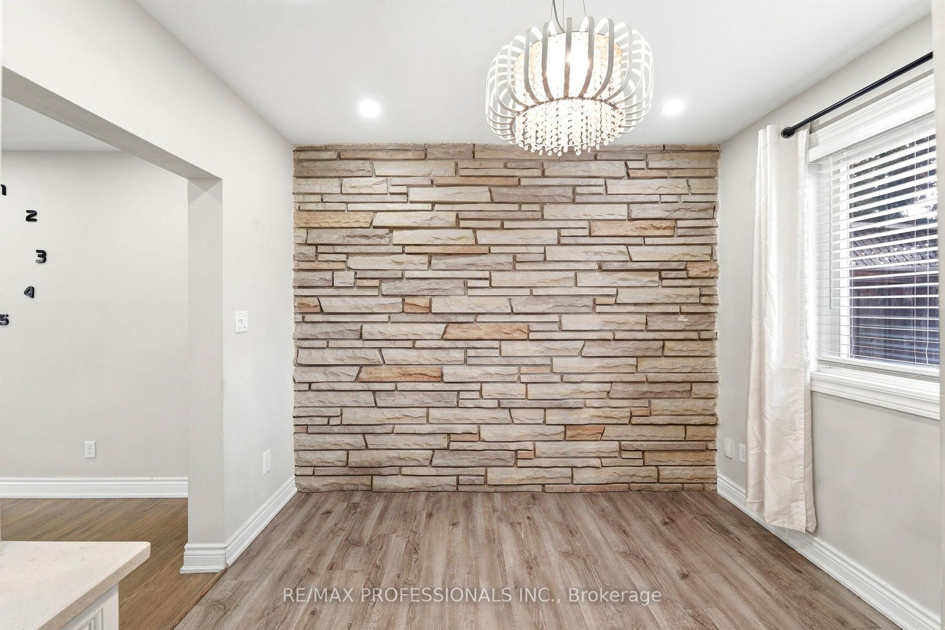 Photo 8 of 46 Lilacside Drive, Hamilton, Thorner — HOMEH