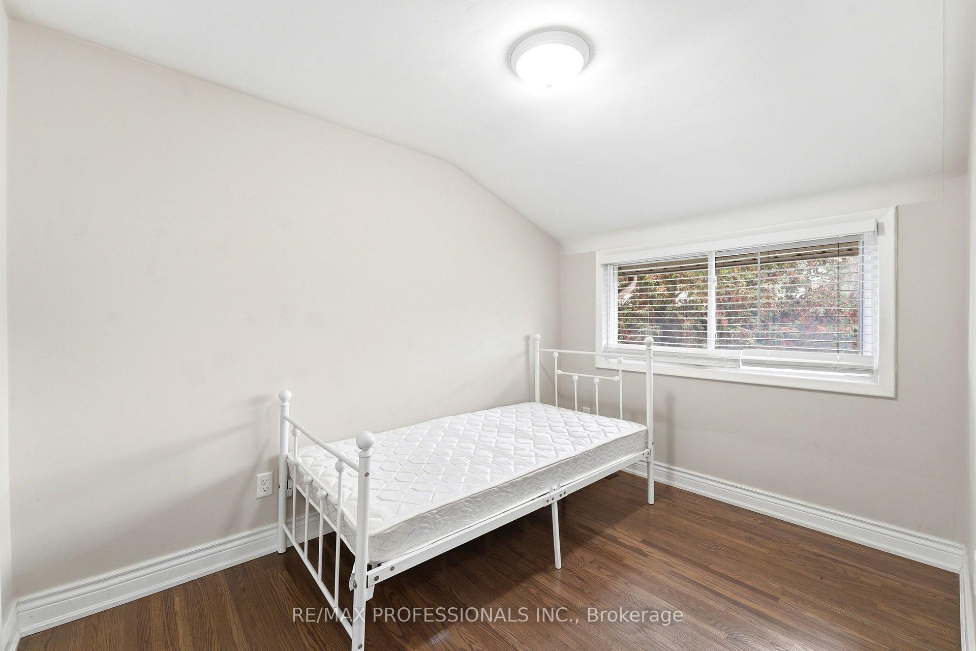 Photo 12 of 46 Lilacside Drive, Hamilton, Thorner — HOMEH