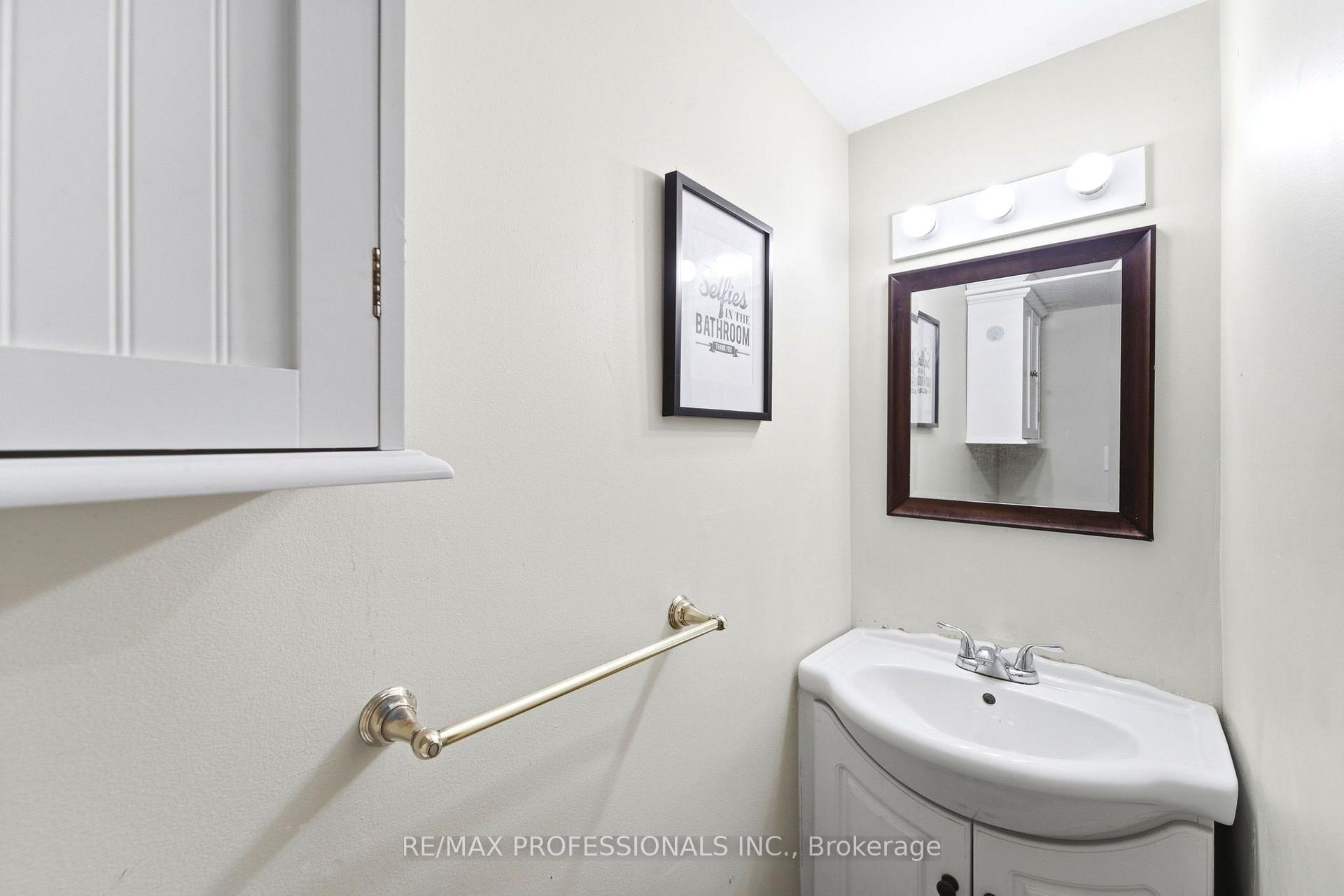 Photo 16 of 46 Lilacside Drive, Hamilton, Thorner — HOMEH