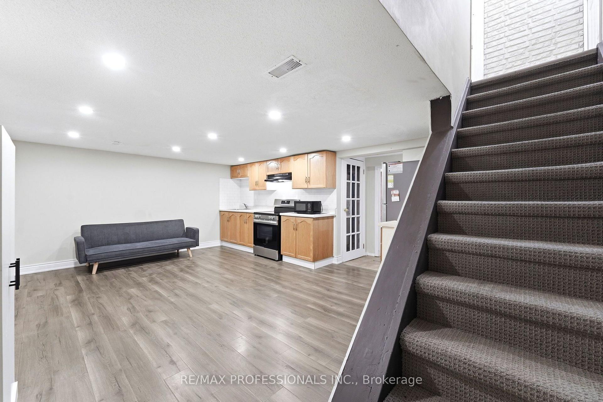 Photo 17 of 46 Lilacside Drive, Hamilton, Thorner — HOMEH