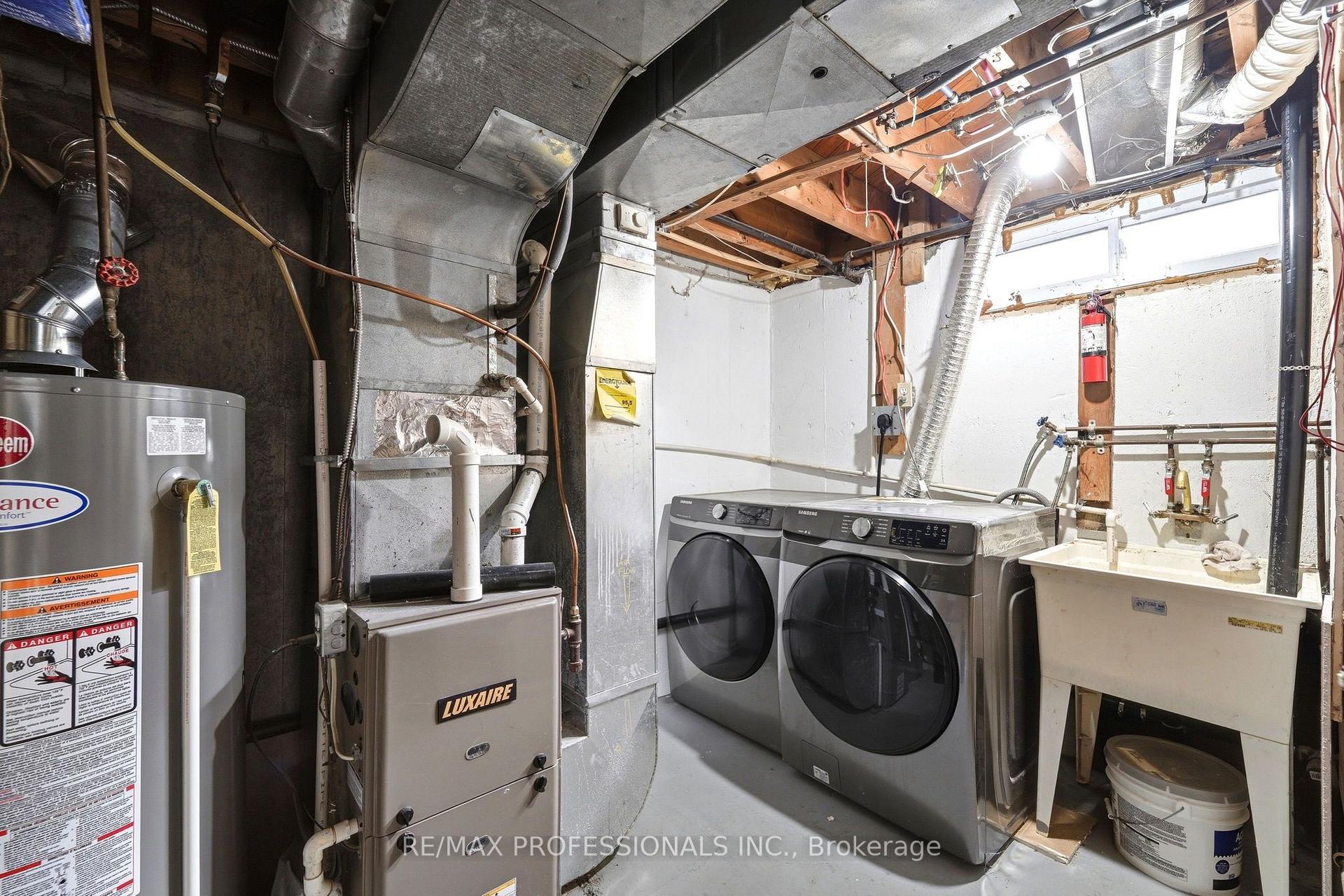 Photo 20 of 46 Lilacside Drive, Hamilton, Thorner — HOMEH