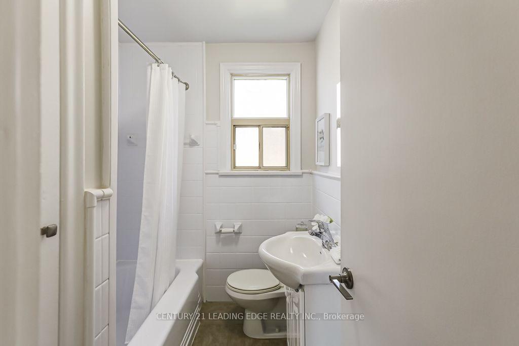Photo 18 of 26 McGregor Road, Scarborough, Dorset Park — HOMEH
