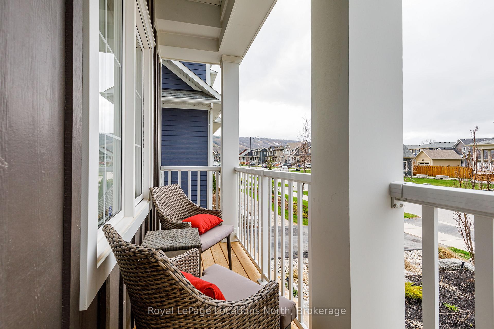 Photo 2 of 122 Yellow Birch Crescent, Blue Mountains — HOMEH