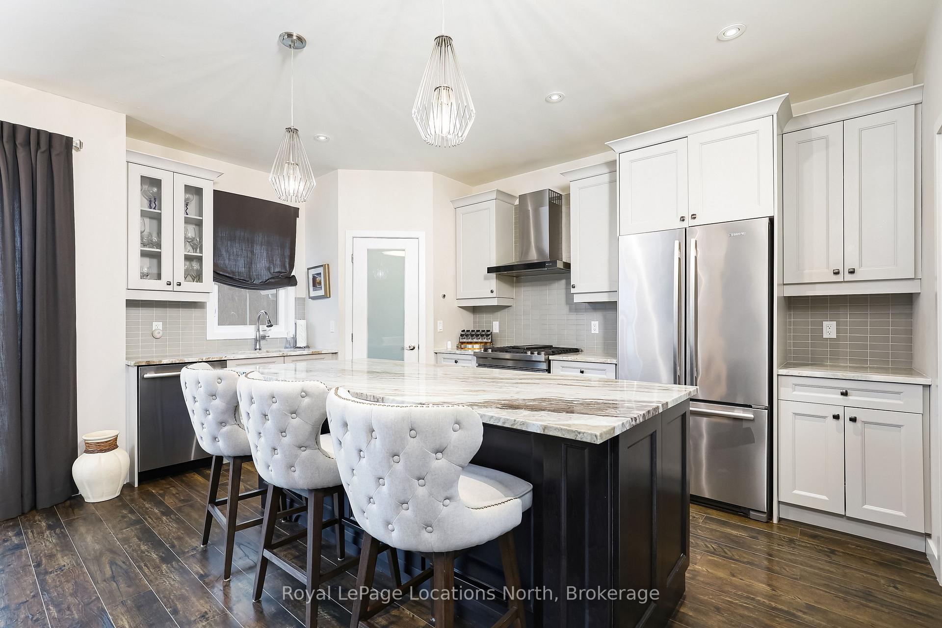Photo 9 of 122 Yellow Birch Crescent, Blue Mountains — HOMEH