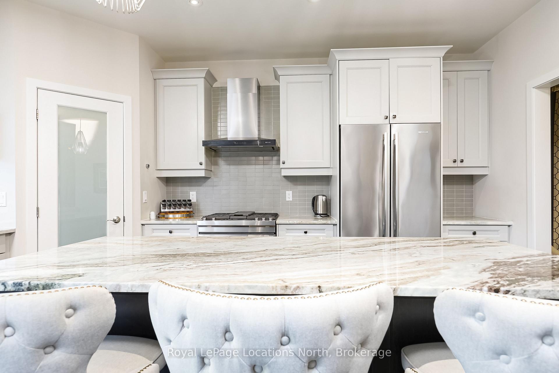 Photo 10 of 122 Yellow Birch Crescent, Blue Mountains — HOMEH