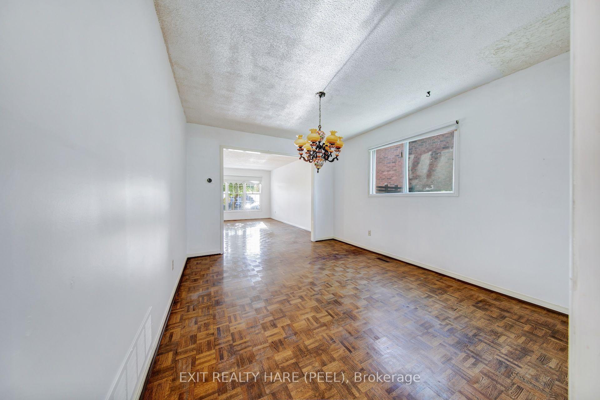 Photo 15 of 45 Mossbank Drive, Brampton, Fletcher's Creek South — HOMEH