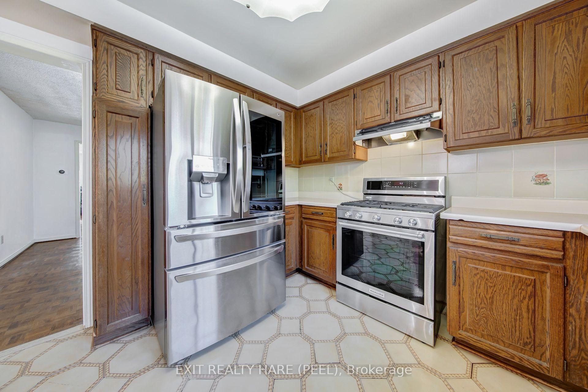 Photo 18 of 45 Mossbank Drive, Brampton, Fletcher's Creek South — HOMEH