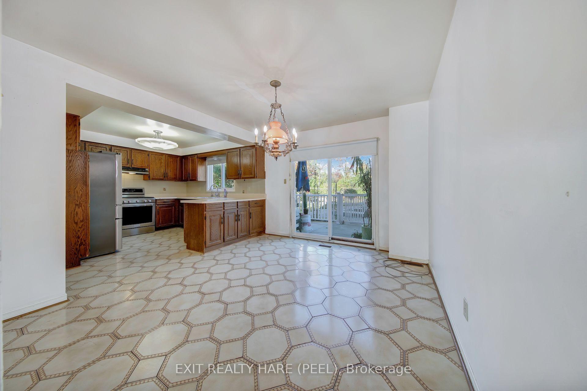 Photo 22 of 45 Mossbank Drive, Brampton, Fletcher's Creek South — HOMEH