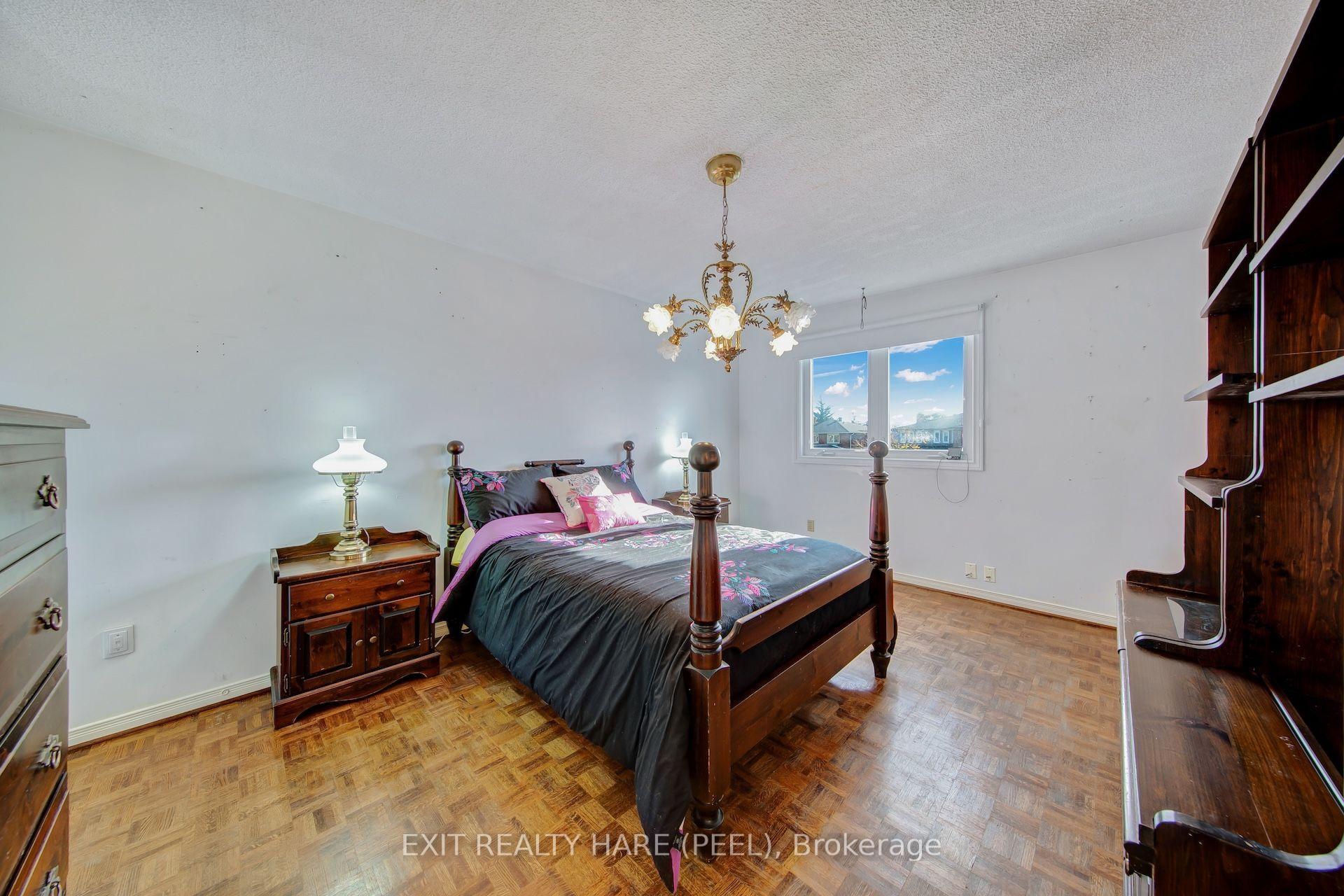 Photo 32 of 45 Mossbank Drive, Brampton, Fletcher's Creek South — HOMEH