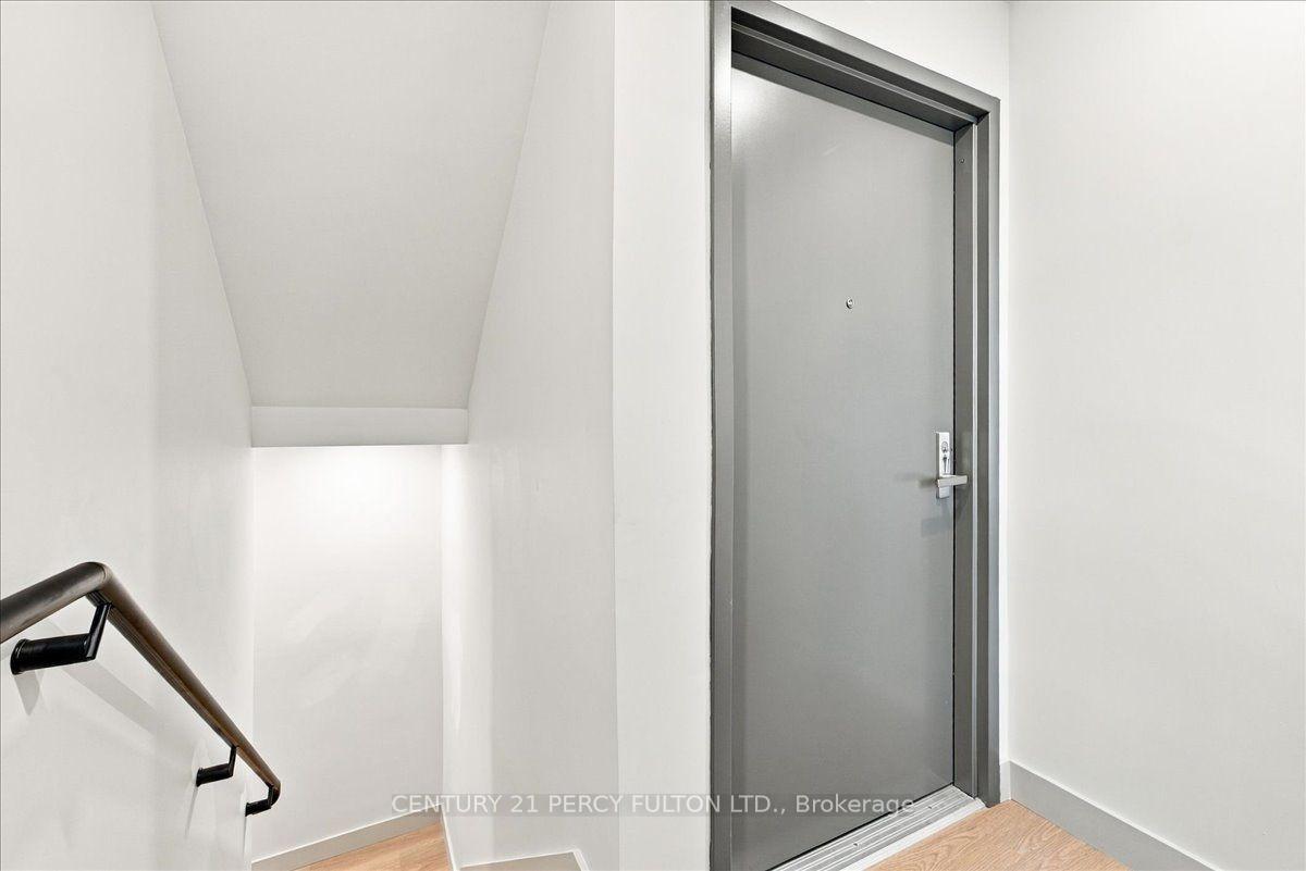 Photo 8 of Unit 1, 113 Hatherley Road, Toronto, Caledonia-Fairbank — HOMEH
