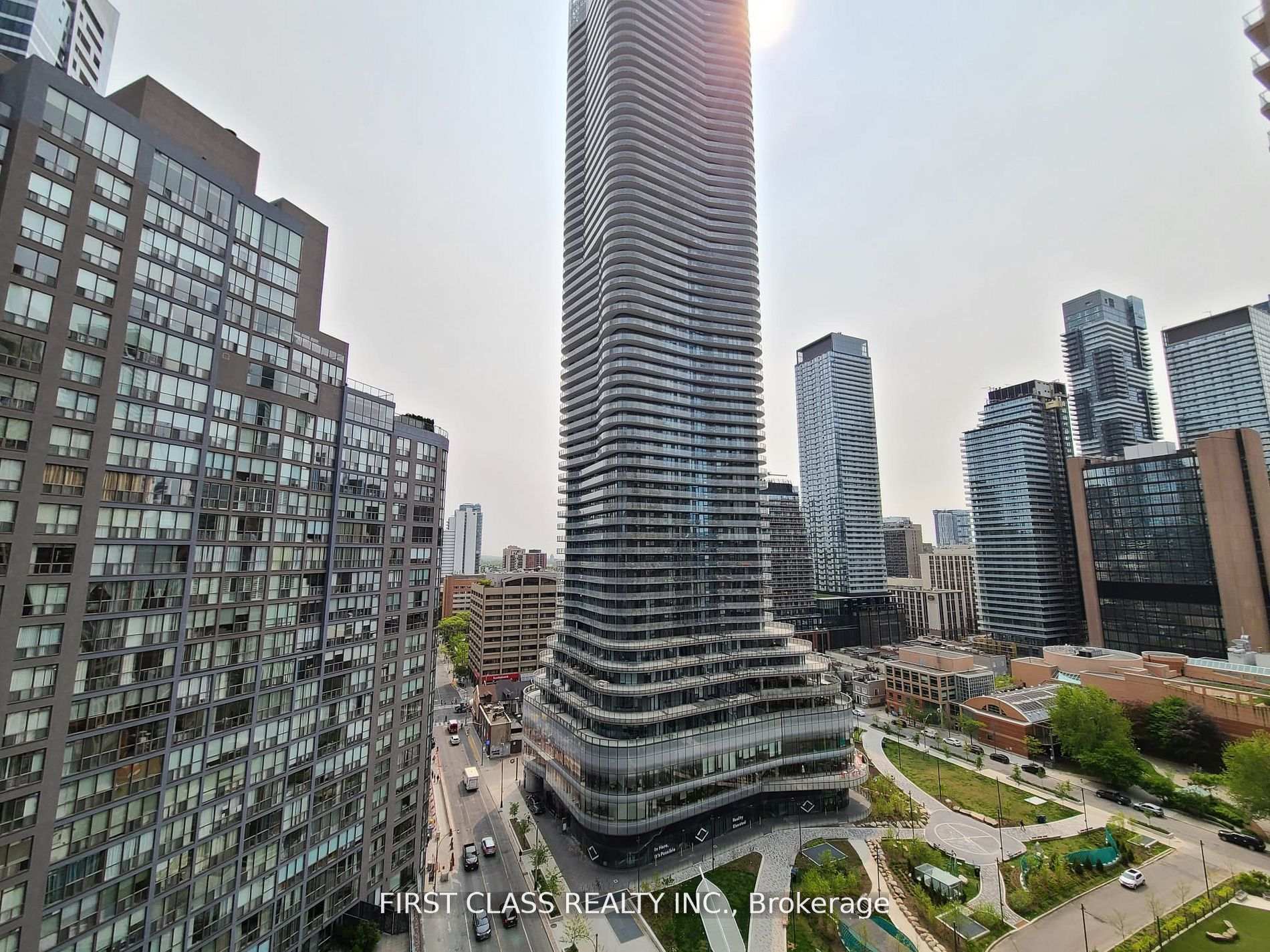 Photo 3 of Unit 1605, 955 Bay Street, Toronto, Bay Street Corridor — HOMEH