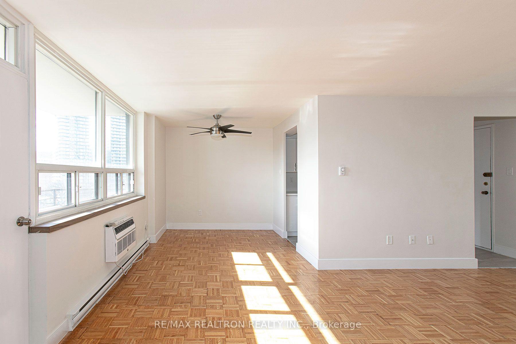 Front of Unit 1206, 55 Isabella Street