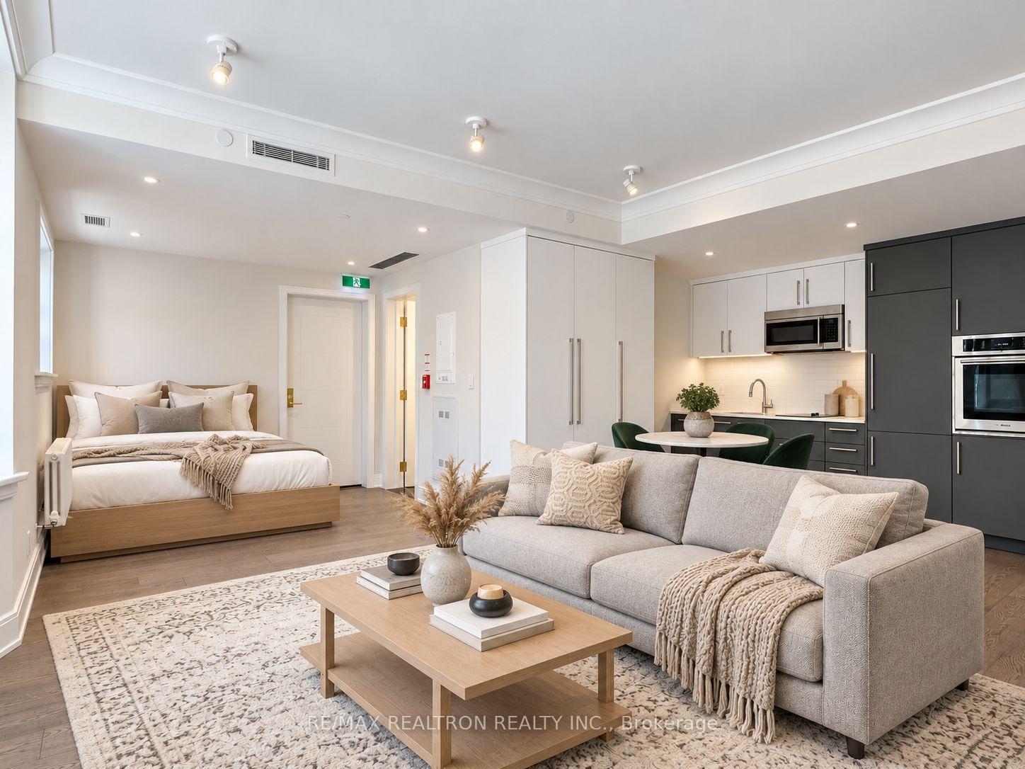 Photo of Unit 204, 2 Clarendon Avenue