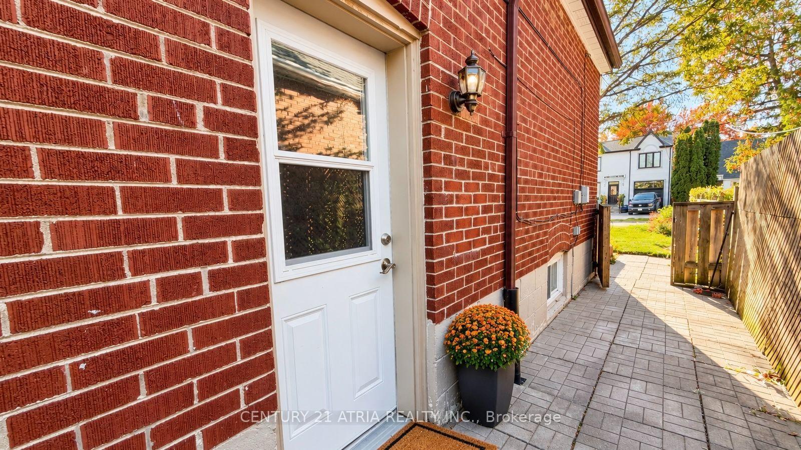 Photo 2 of Unit Basement, 79 Ellington Drive, Scarborough, Wexford-Maryvale — HOMEH