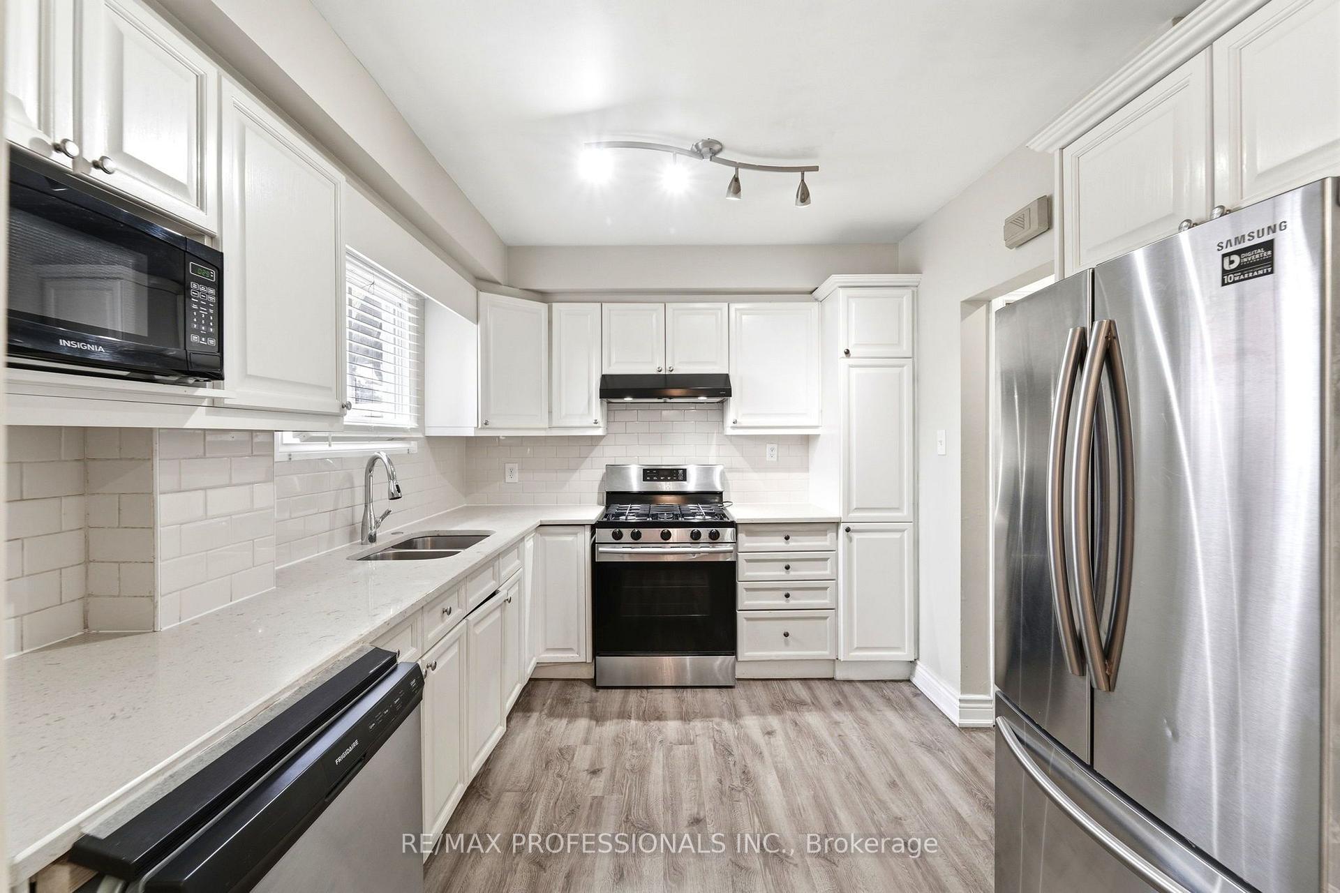 Photo 5 of Unit Main Level, 46 Lilacside Drive, Hamilton, Thorner — HOMEH