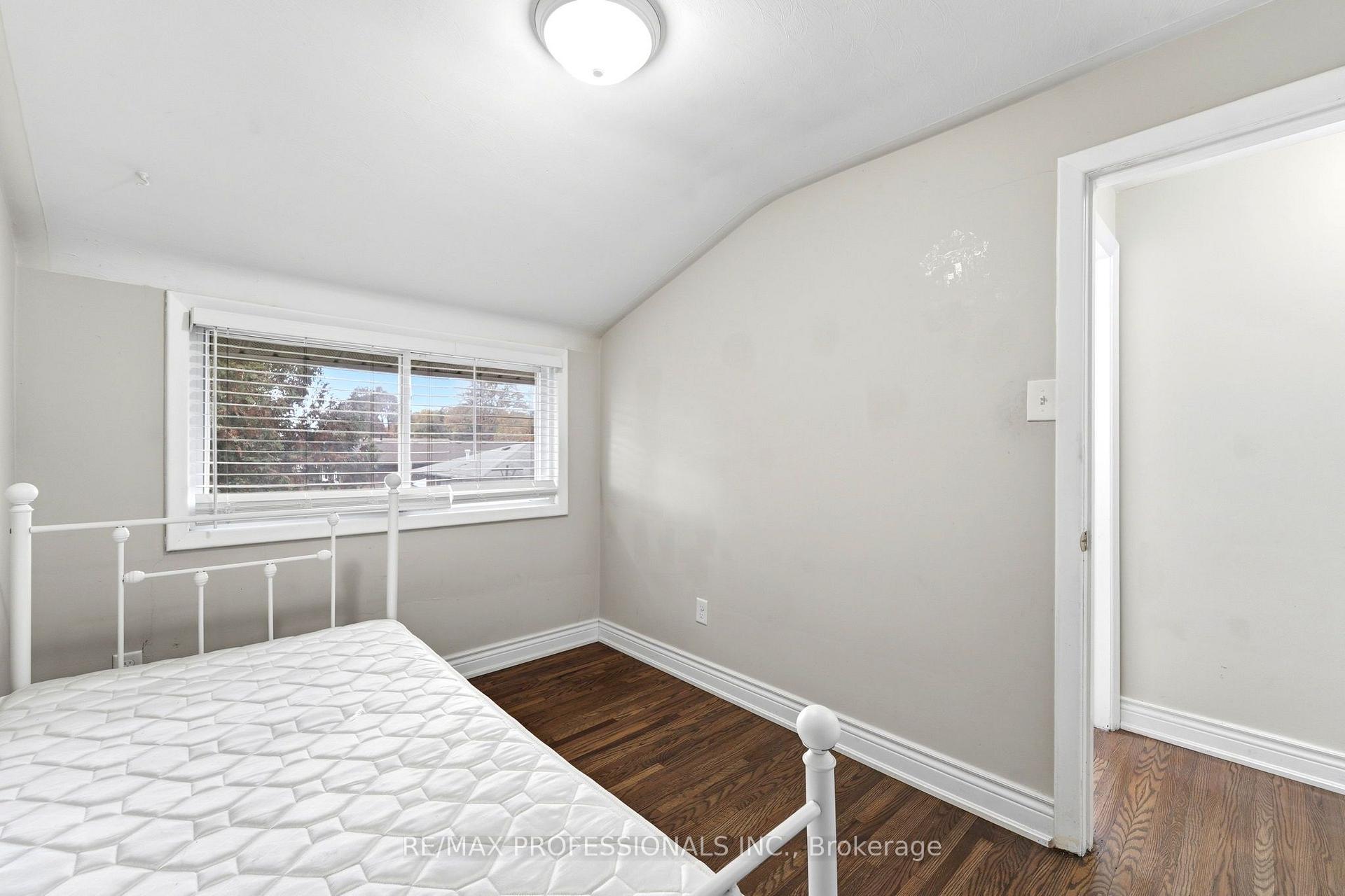 Photo 12 of Unit Main Level, 46 Lilacside Drive, Hamilton, Thorner — HOMEH