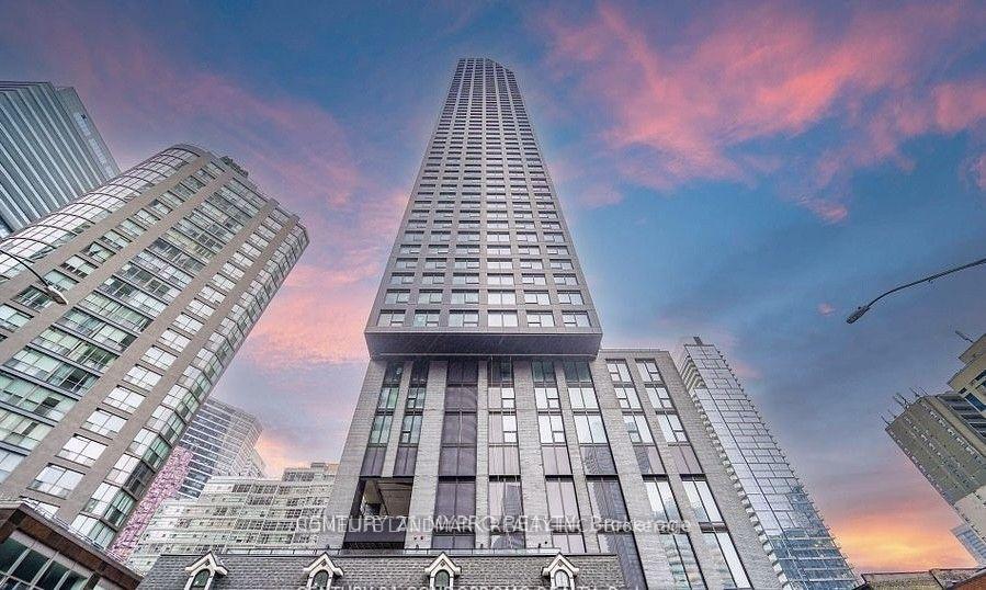 Front of Unit 1616, 8 Wellesley Street W