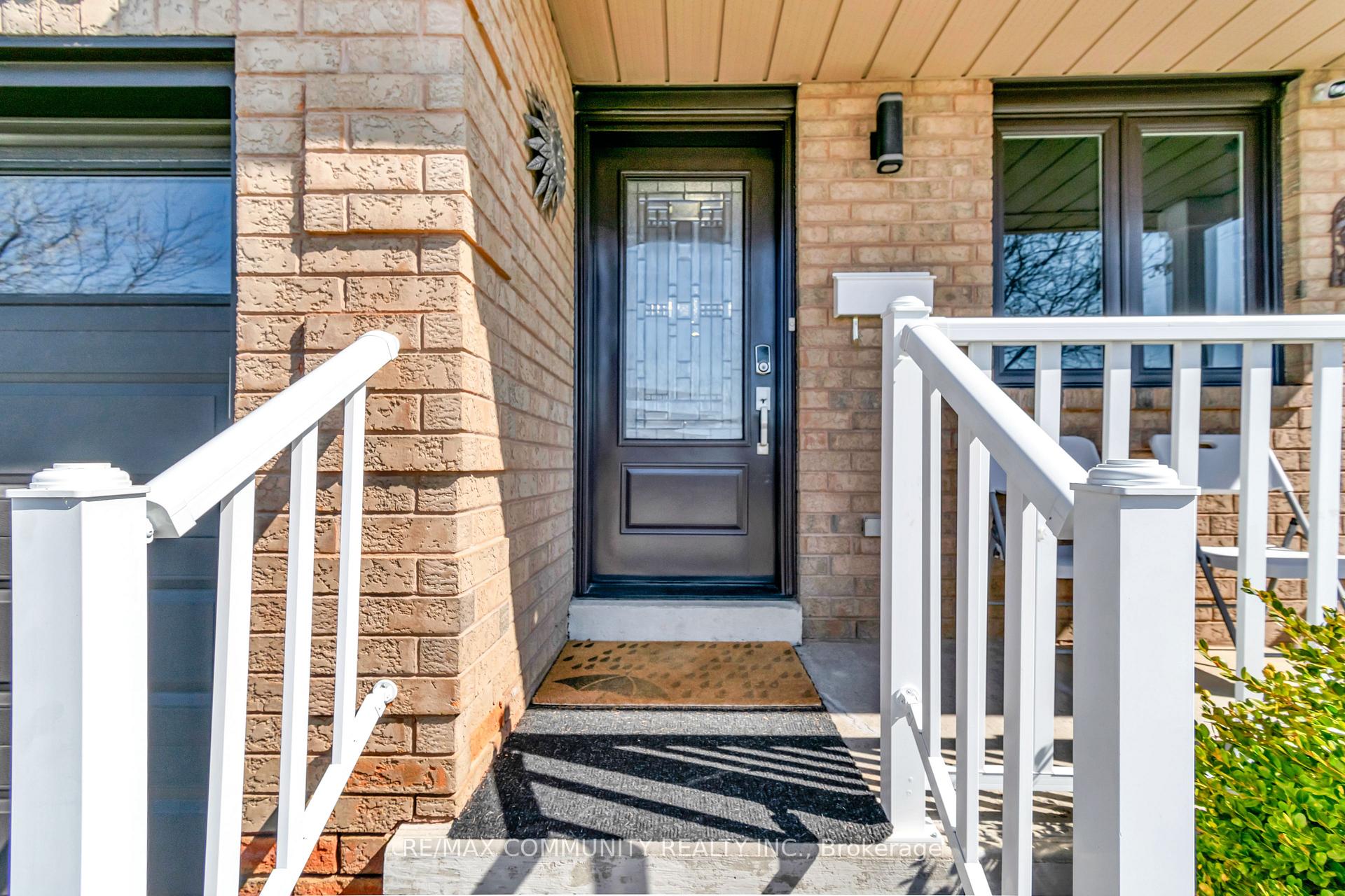 Photo 2 of 1376 Trowbridge Drive, Oshawa, Centennial — HOMEH