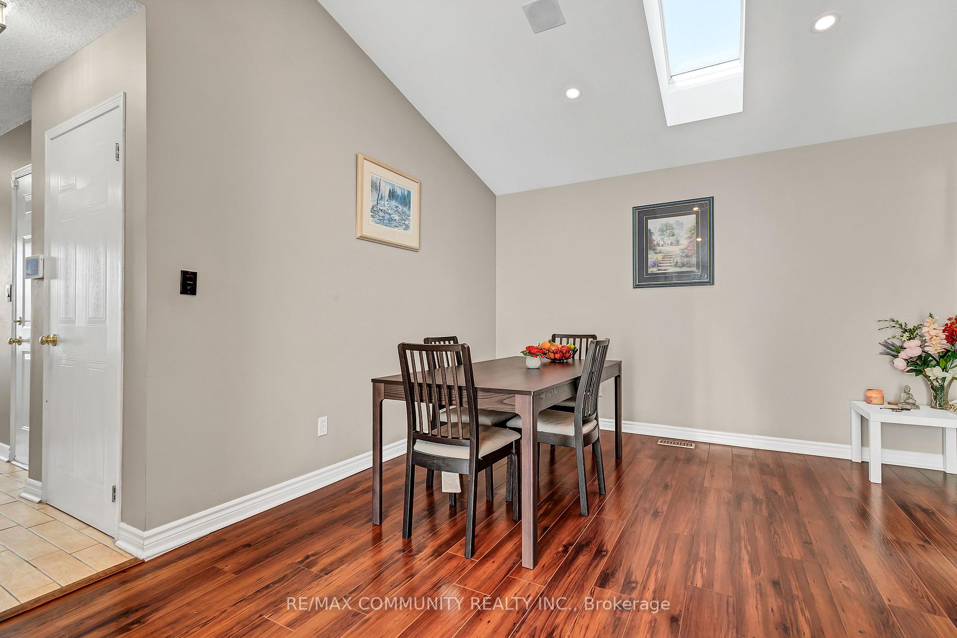Photo 4 of 1376 Trowbridge Drive, Oshawa, Centennial — HOMEH