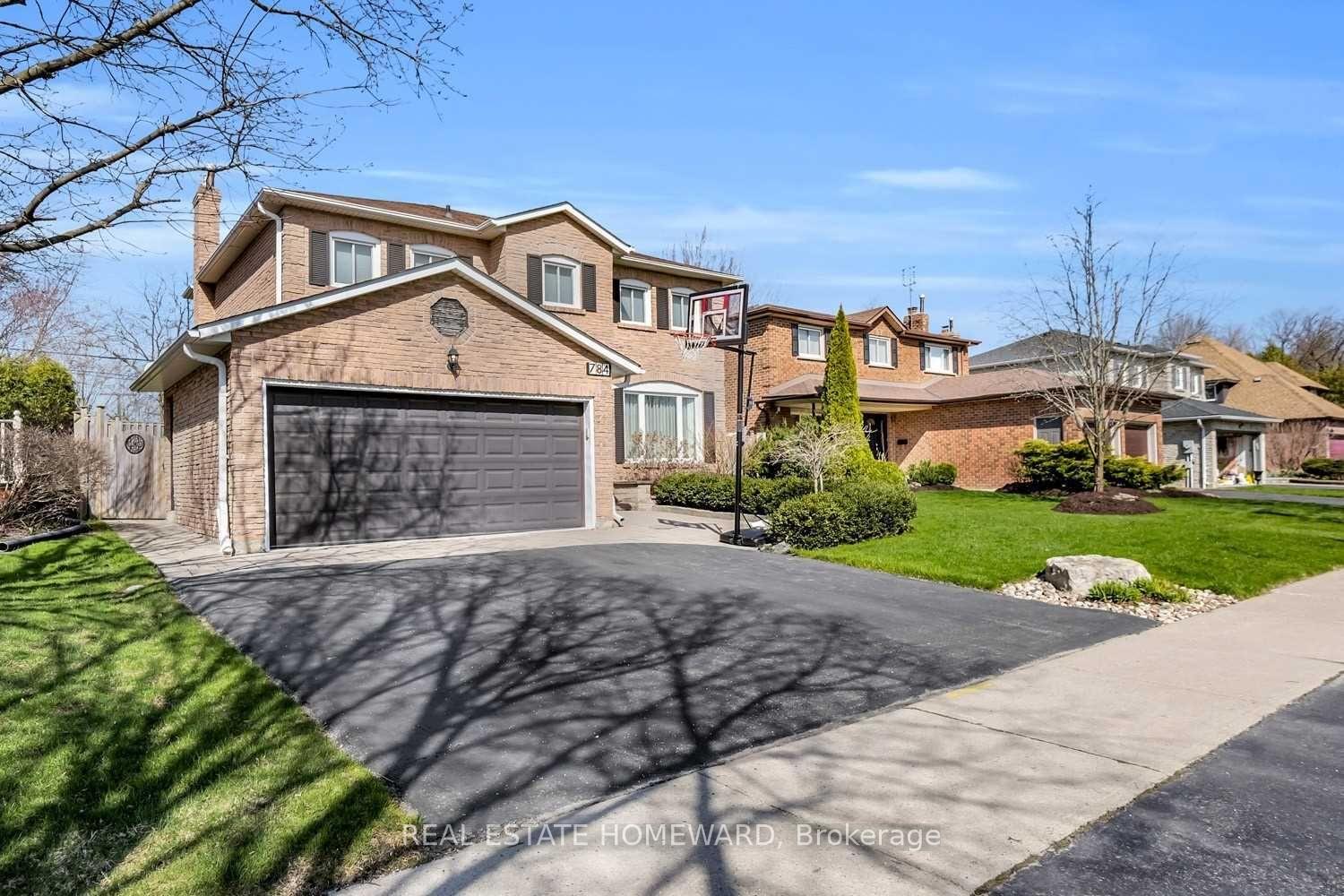 Photo 2 of 784 Hill Gate, Newmarket, Huron Heights-Leslie Valley — HOMEH