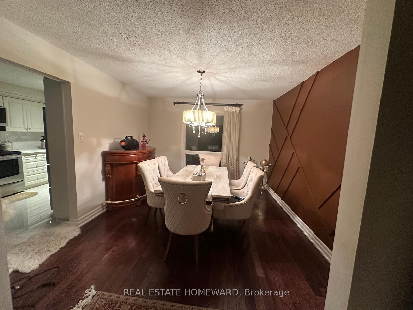 Photo 6 of 784 Hill Gate, Newmarket, Huron Heights-Leslie Valley — HOMEH