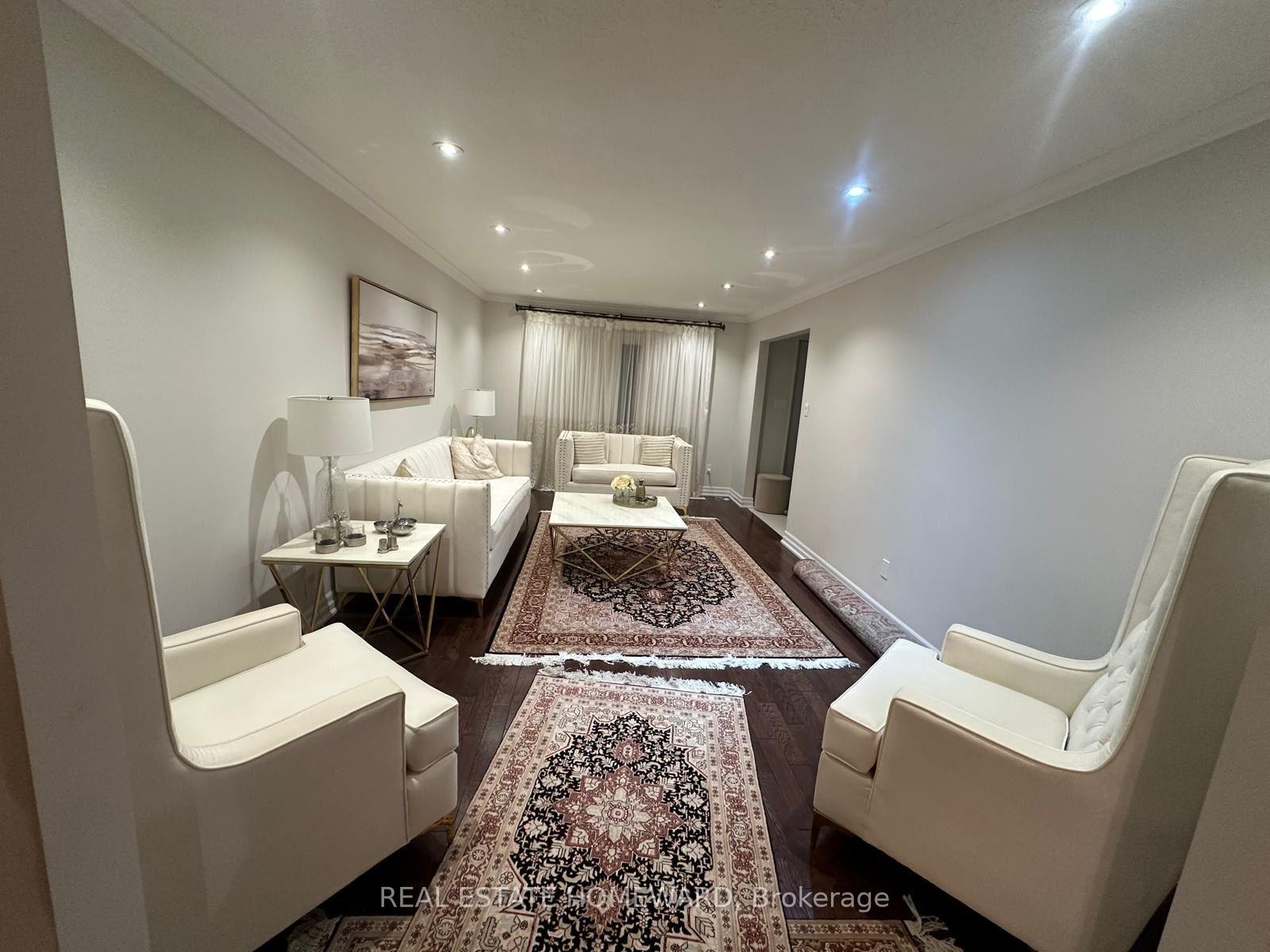 Photo 7 of 784 Hill Gate, Newmarket, Huron Heights-Leslie Valley — HOMEH