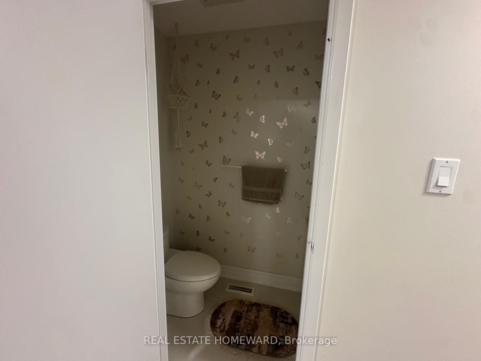 Photo 11 of 784 Hill Gate, Newmarket, Huron Heights-Leslie Valley — HOMEH