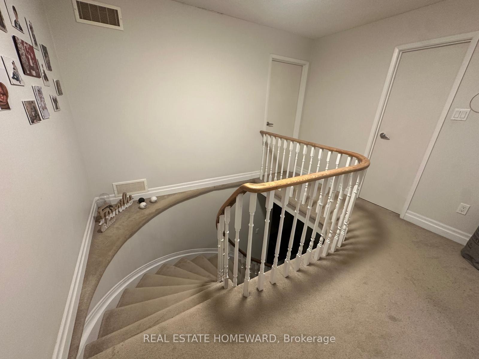 Photo 15 of 784 Hill Gate, Newmarket, Huron Heights-Leslie Valley — HOMEH