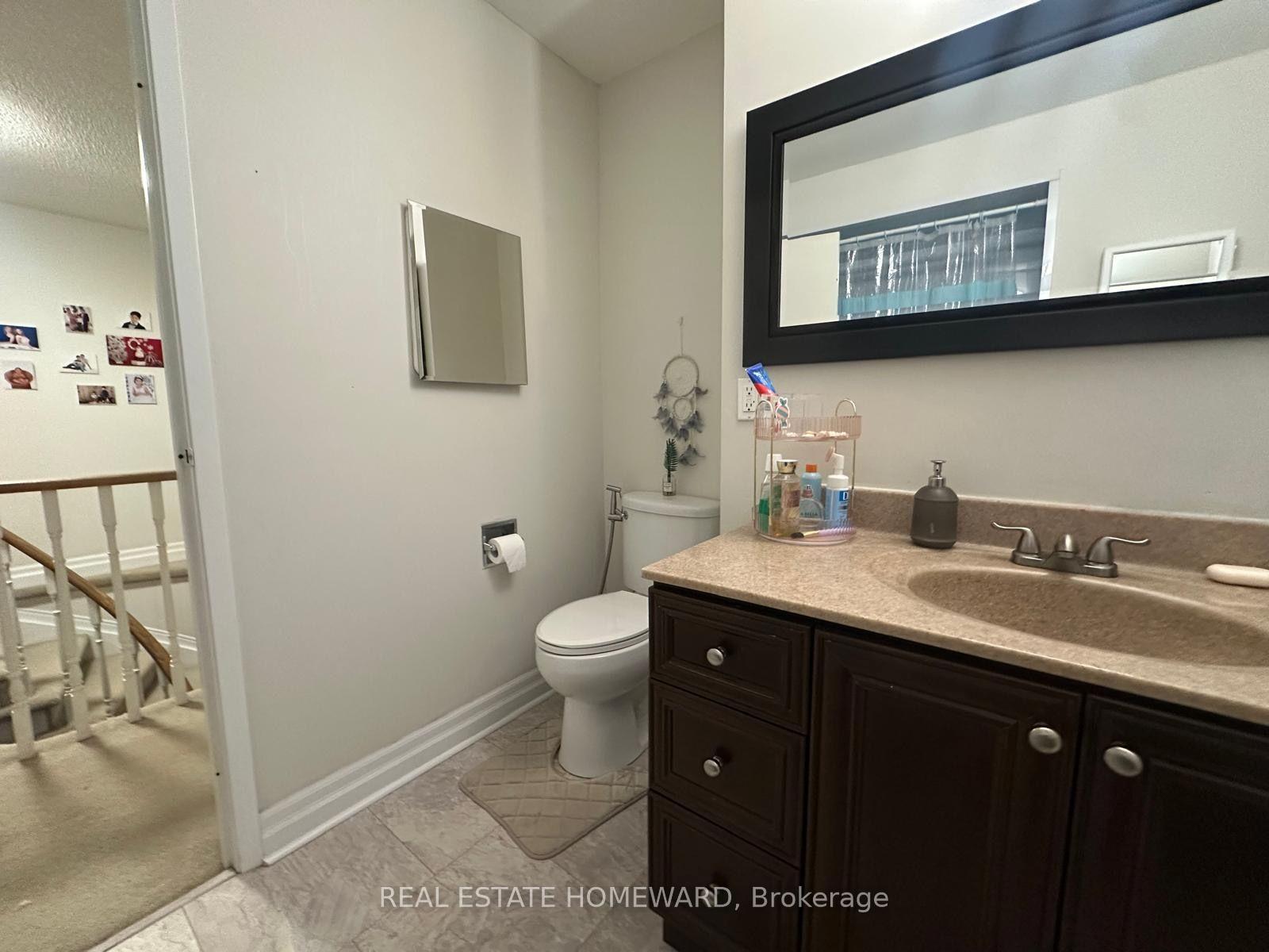 Photo 16 of 784 Hill Gate, Newmarket, Huron Heights-Leslie Valley — HOMEH