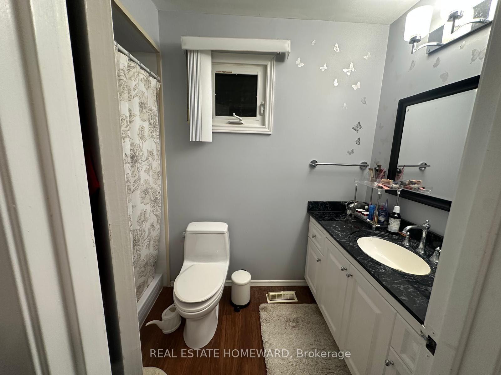 Photo 19 of 784 Hill Gate, Newmarket, Huron Heights-Leslie Valley — HOMEH