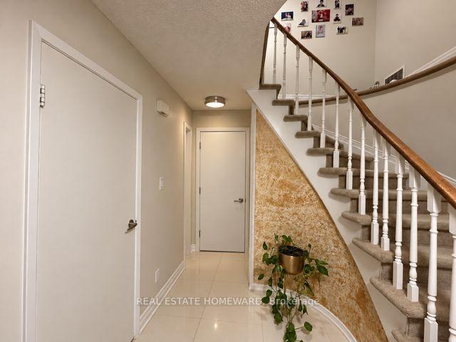 Photo 27 of 784 Hill Gate, Newmarket, Huron Heights-Leslie Valley — HOMEH