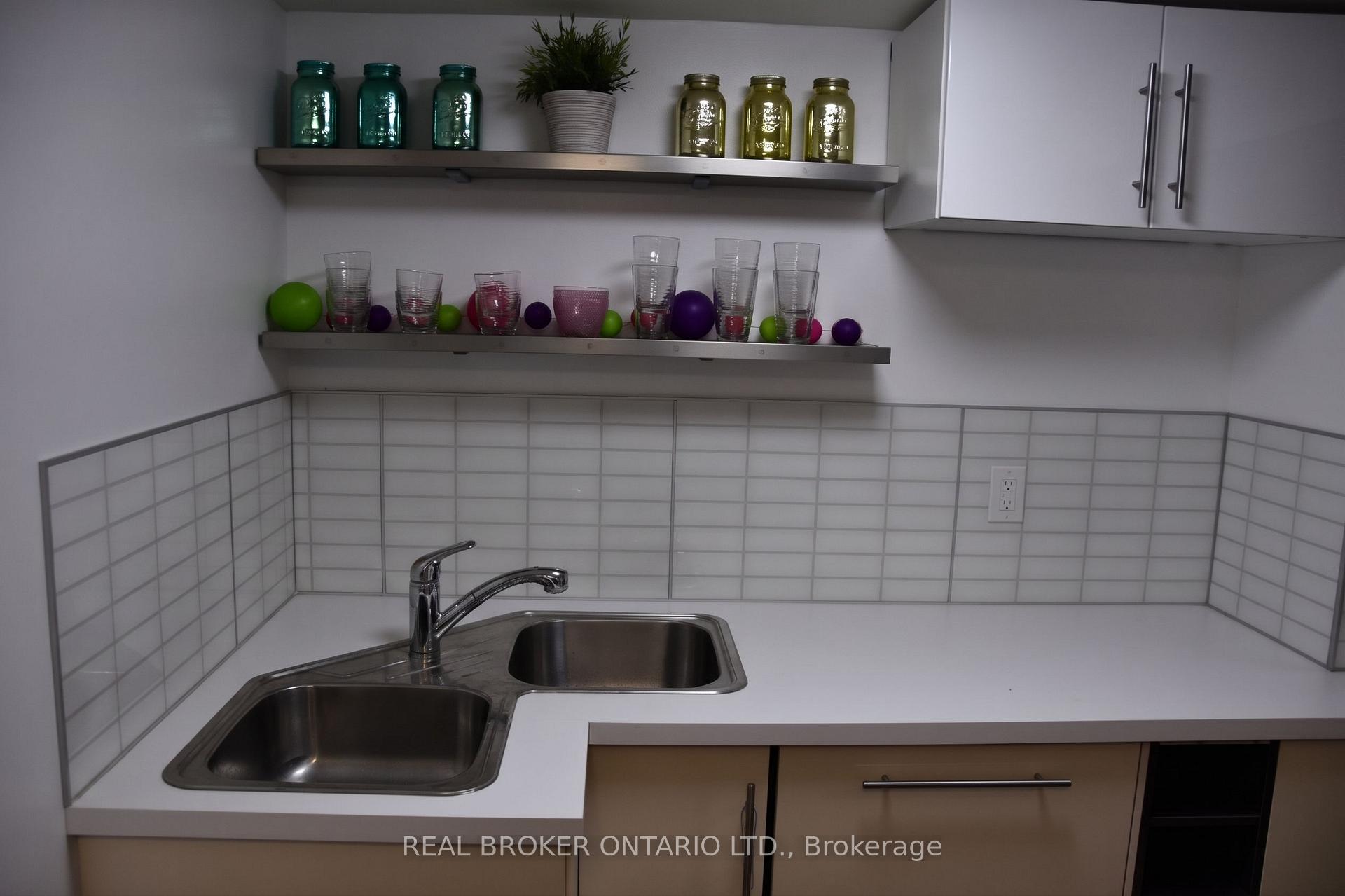 Photo 8 of Unit B, 924 Watson Street, Ottawa, Britannia Heights — HOMEH