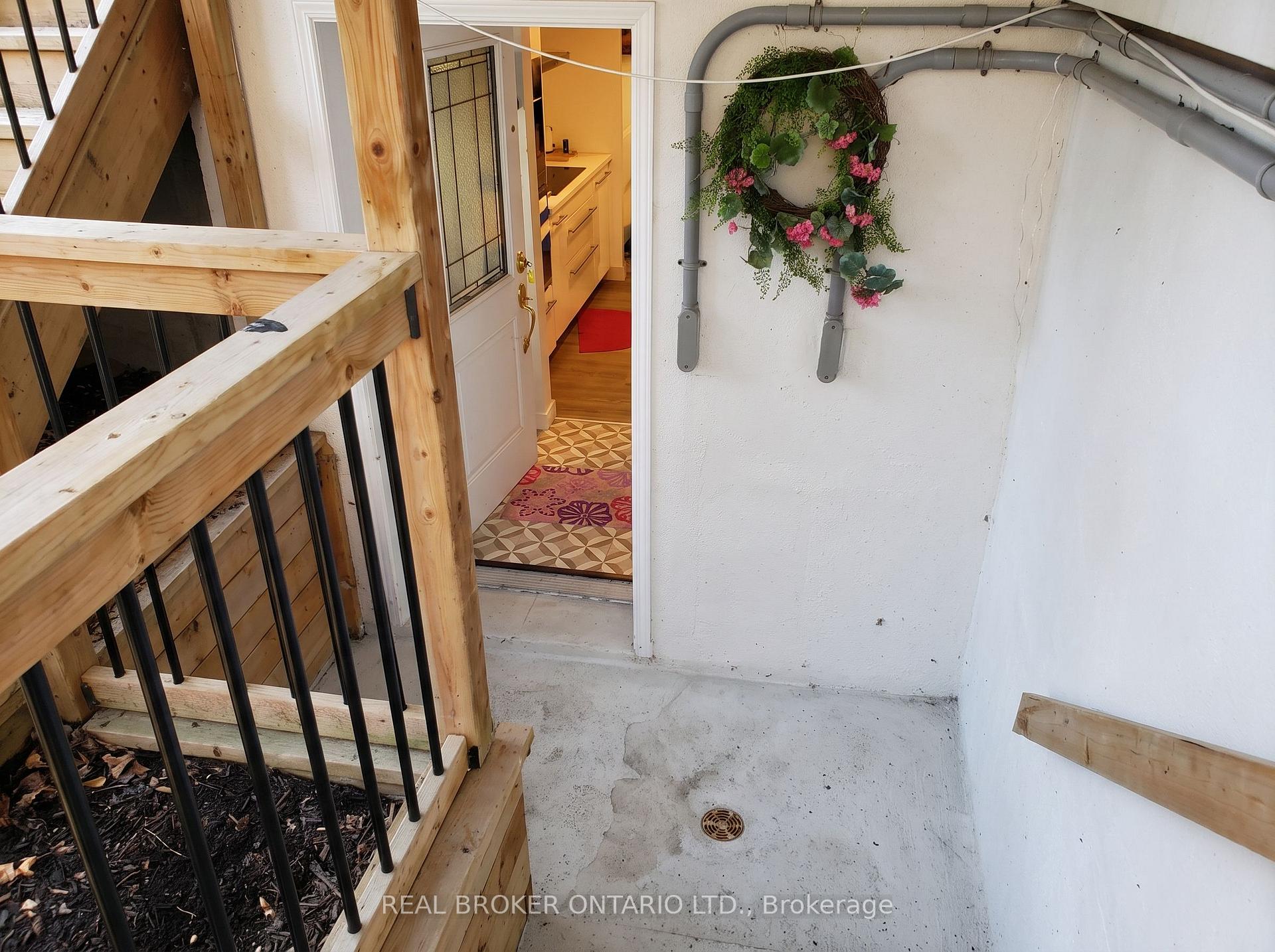 Photo 9 of Unit B, 924 Watson Street, Ottawa, Britannia Heights — HOMEH