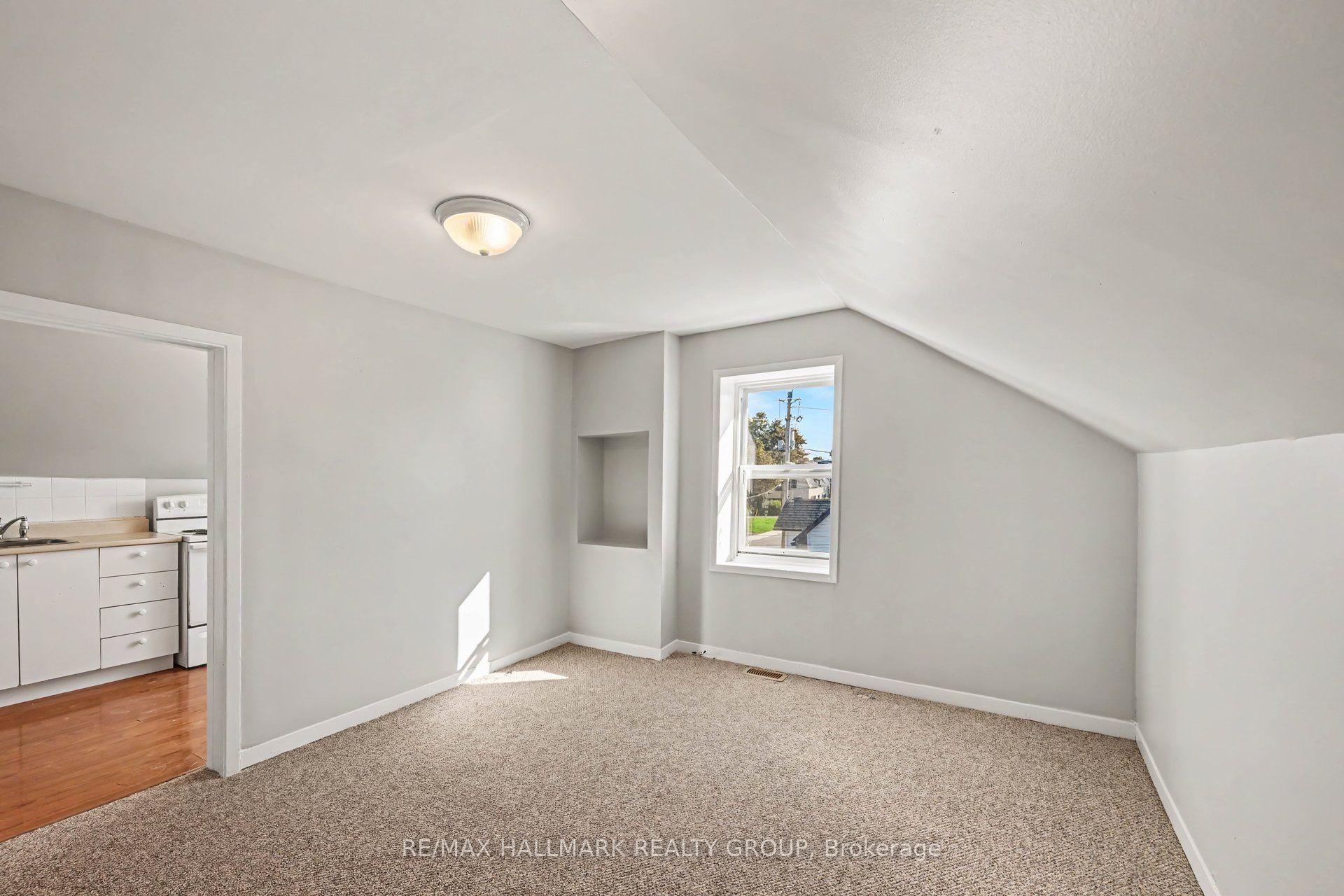 Photo 4 of 216 Bell Street, Arnprior, Arnprior — HOMEH
