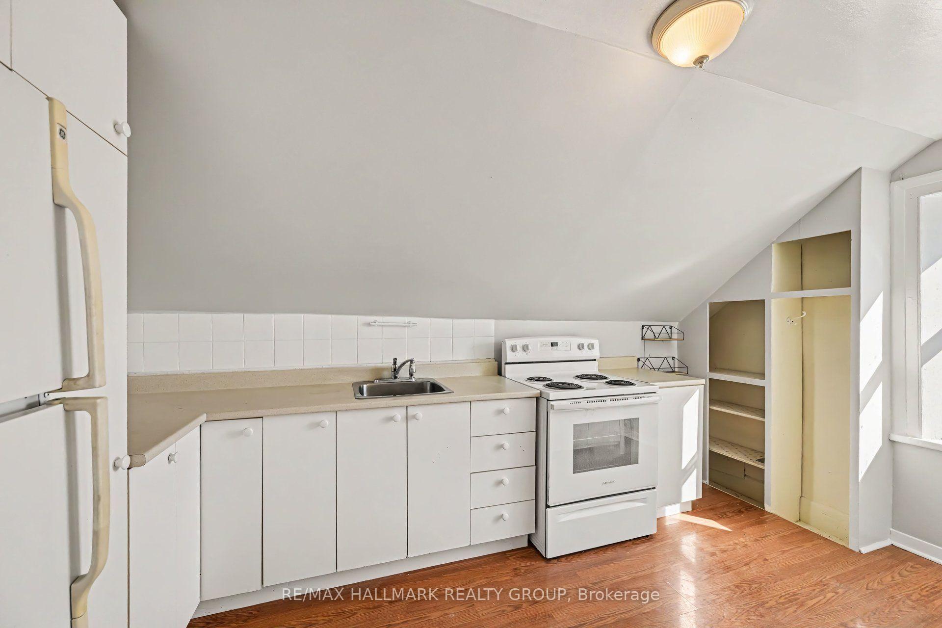 Photo 10 of 216 Bell Street, Arnprior, Arnprior — HOMEH