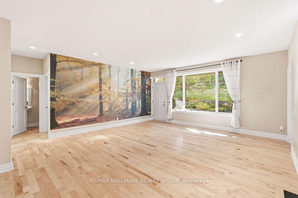 Photo 7 of 5 Oriole Drive, Ottawa, Rothwell Heights — HOMEH
