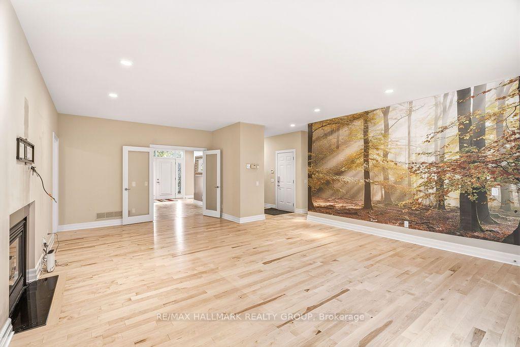 Photo 8 of 5 Oriole Drive, Ottawa, Rothwell Heights — HOMEH