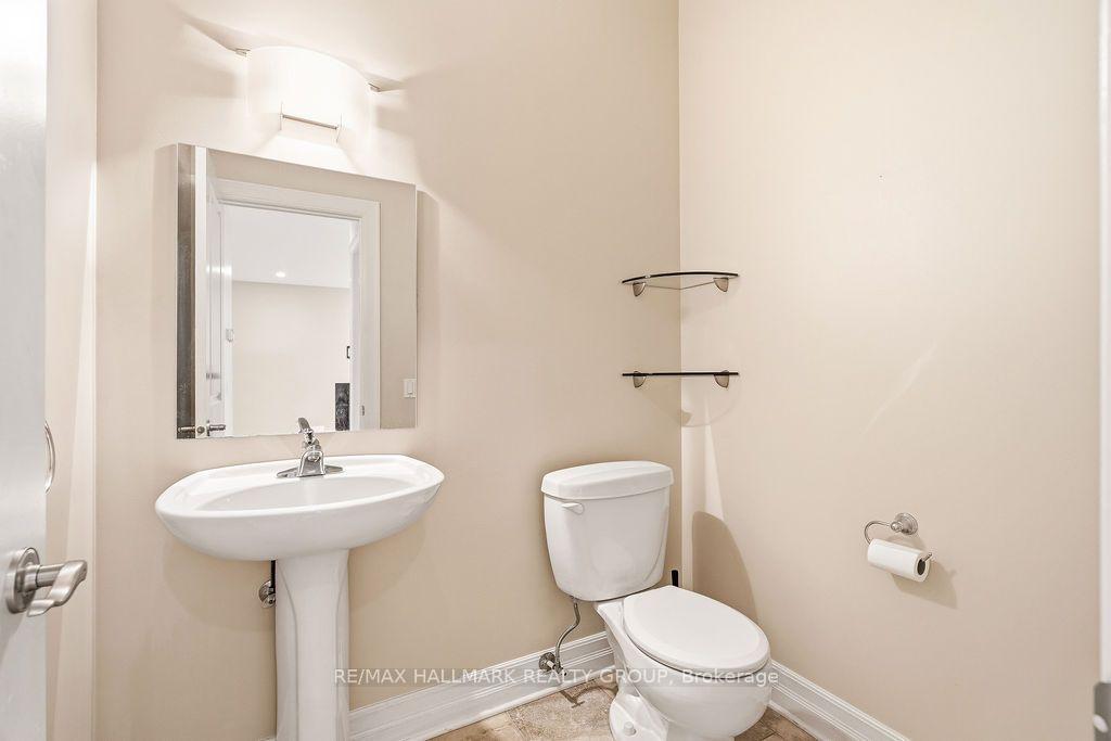 Photo 10 of 5 Oriole Drive, Ottawa, Rothwell Heights — HOMEH