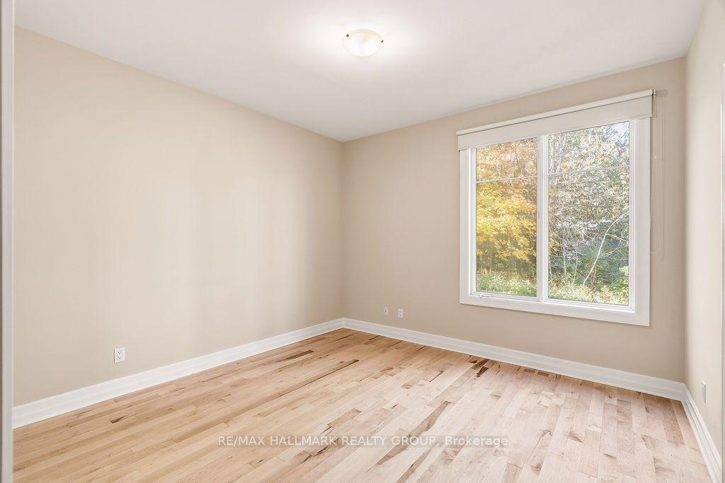Photo 15 of 5 Oriole Drive, Ottawa, Rothwell Heights — HOMEH