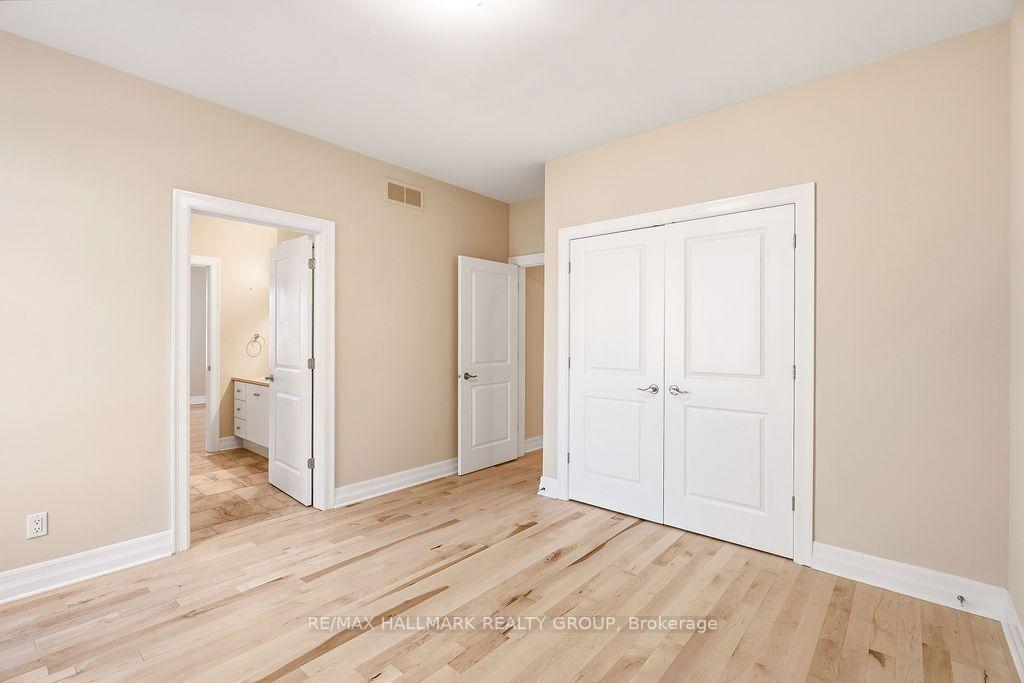 Photo 16 of 5 Oriole Drive, Ottawa, Rothwell Heights — HOMEH