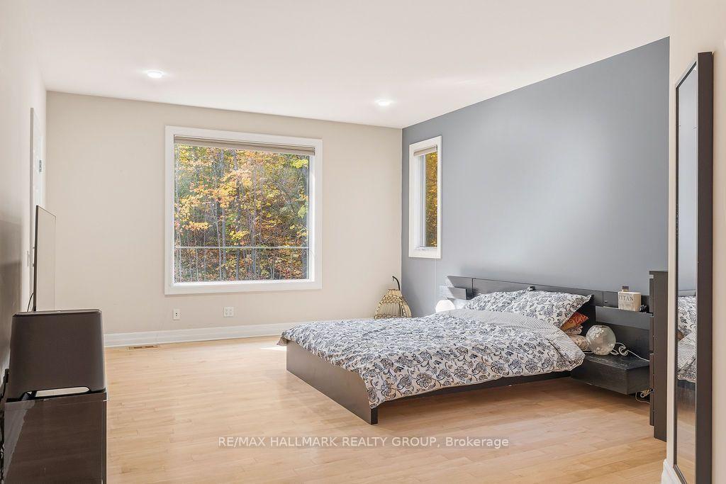 Photo 36 of 5 Oriole Drive, Ottawa, Rothwell Heights — HOMEH