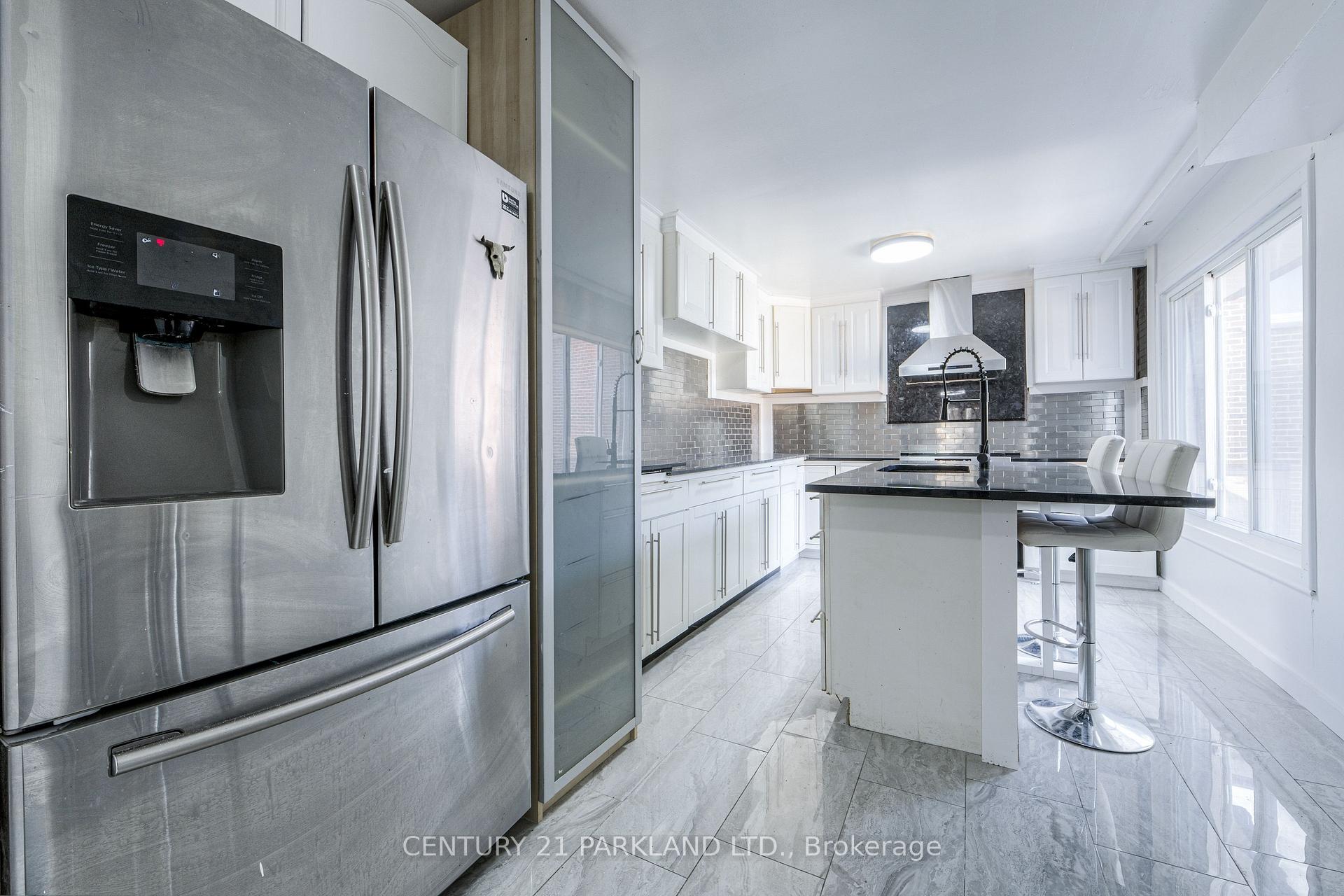 Photo 13 of 22 Gatesview Avenue, Scarborough, Scarborough Village — HOMEH