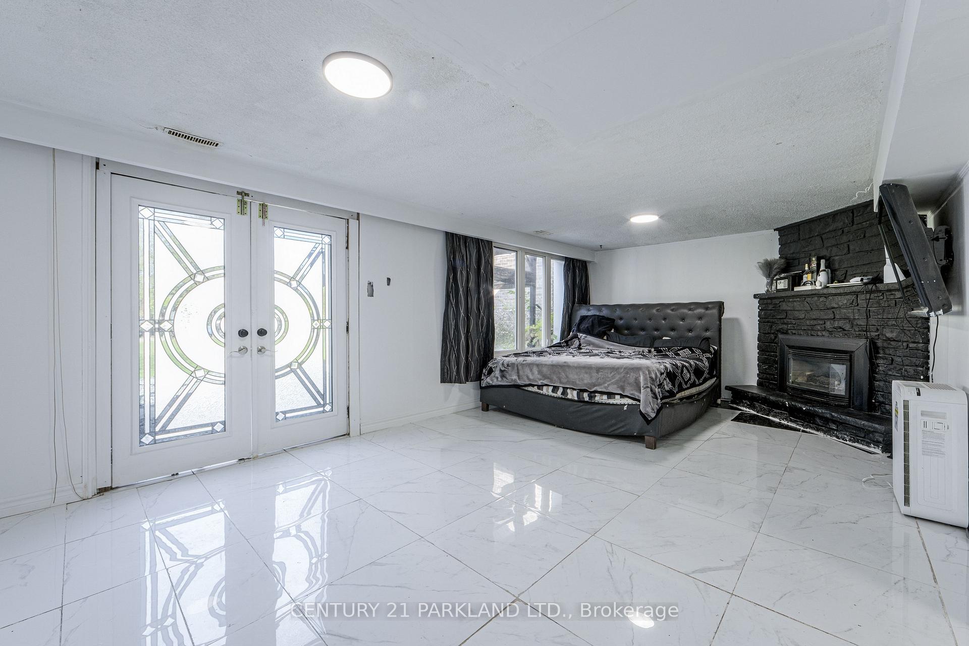 Photo 21 of 22 Gatesview Avenue, Scarborough, Scarborough Village — HOMEH
