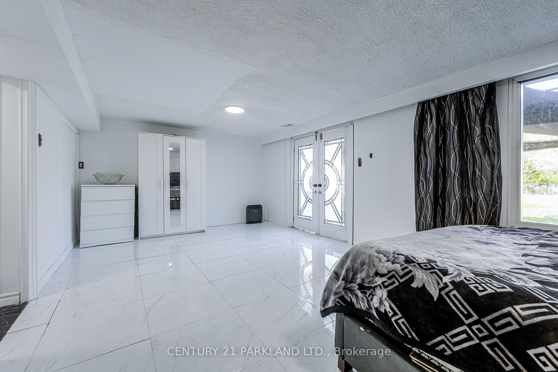 Photo 22 of 22 Gatesview Avenue, Scarborough, Scarborough Village — HOMEH