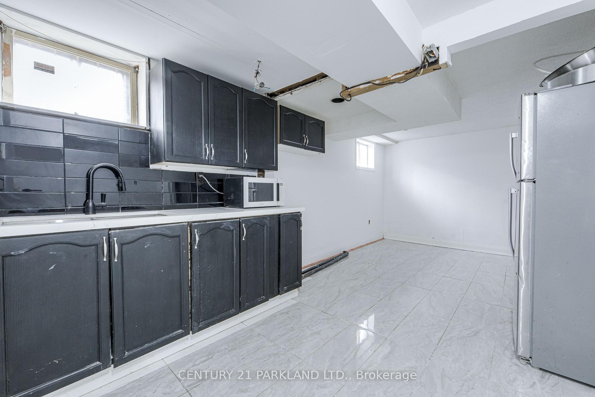 Photo 23 of 22 Gatesview Avenue, Scarborough, Scarborough Village — HOMEH