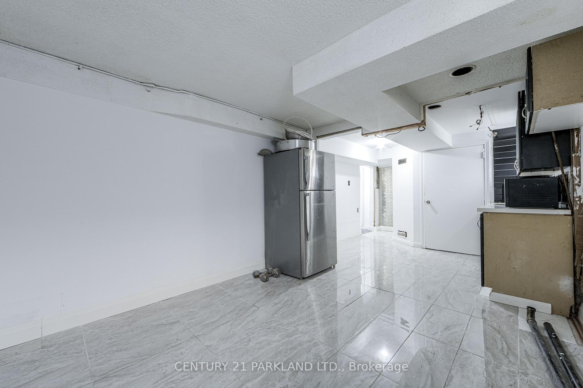 Photo 24 of 22 Gatesview Avenue, Scarborough, Scarborough Village — HOMEH