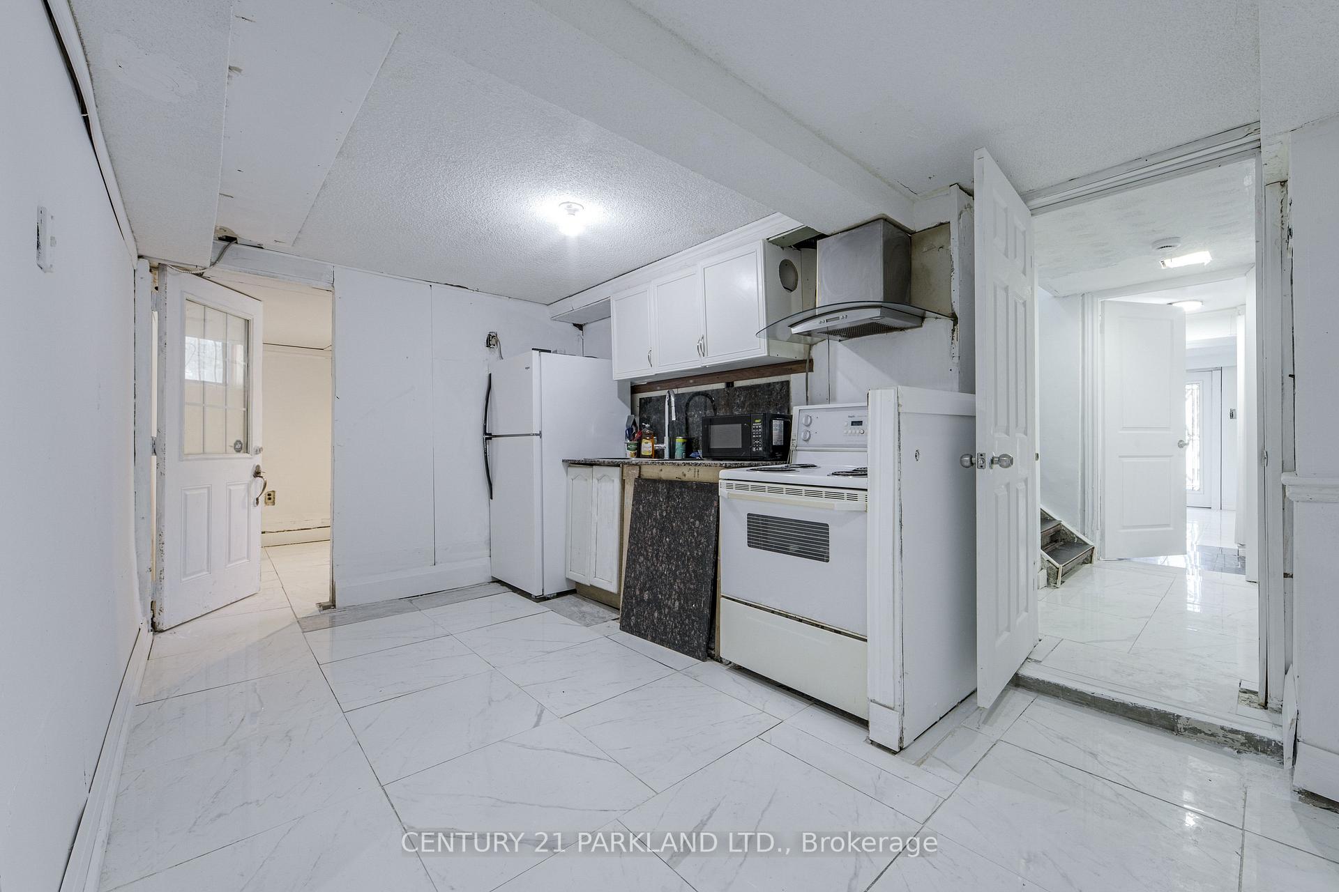 Photo 25 of 22 Gatesview Avenue, Scarborough, Scarborough Village — HOMEH
